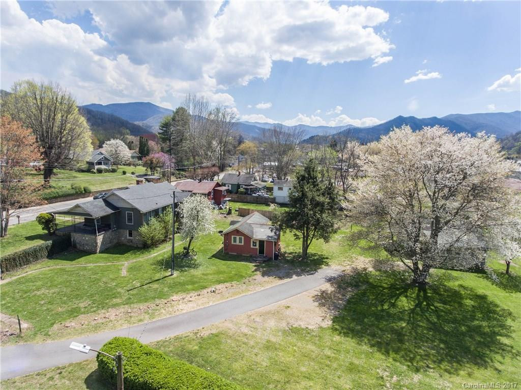 824 Brown Avenue - Photo 2