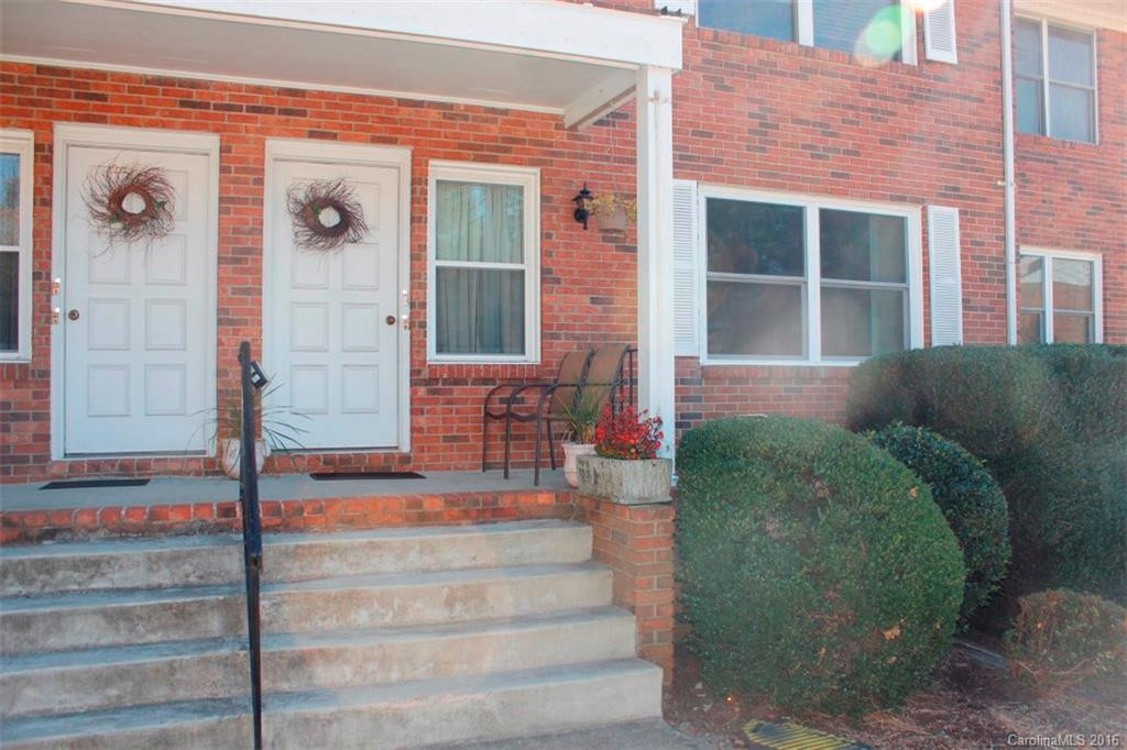 27 Capri Lane #13-D - Photo 2