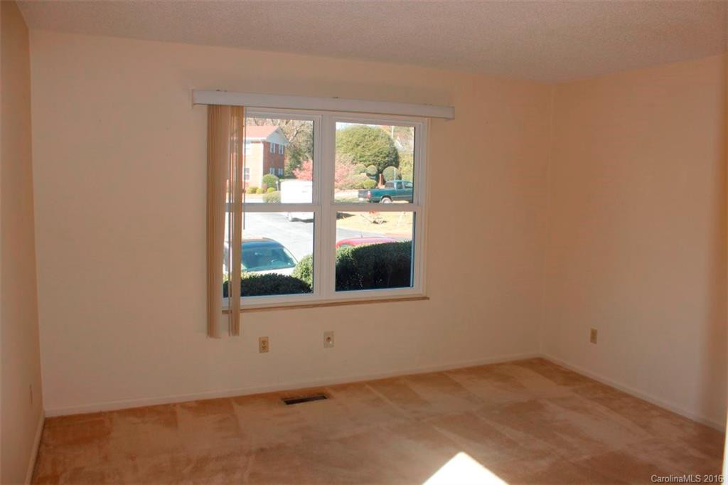 27 Capri Lane #13-D - Photo 11