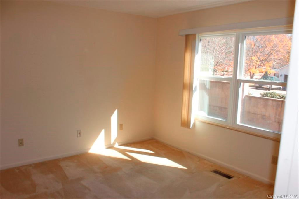 27 Capri Lane #13-D - Photo 15