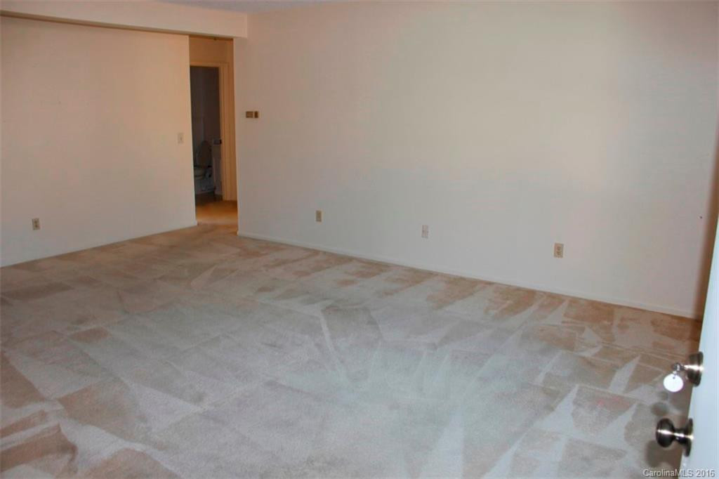 27 Capri Lane #13-D - Photo 3