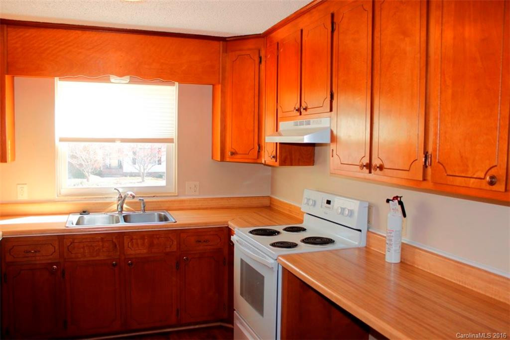 27 Capri Lane #13-D - Photo 8