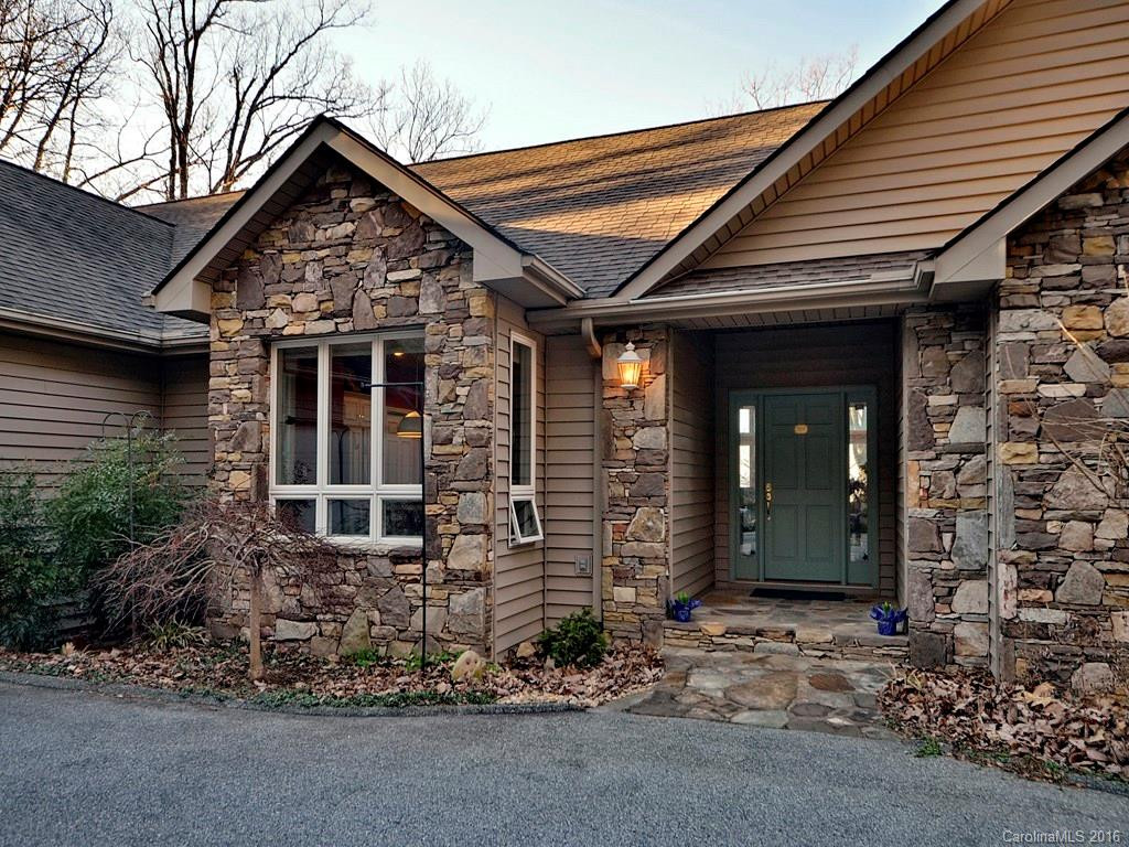 400 Claremont Drive - Photo 2