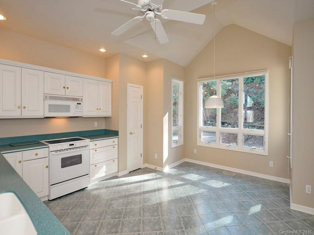 400 Claremont Drive - Photo 10