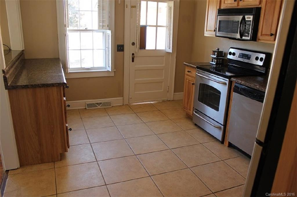 55 Mill Springs Road - Photo 2