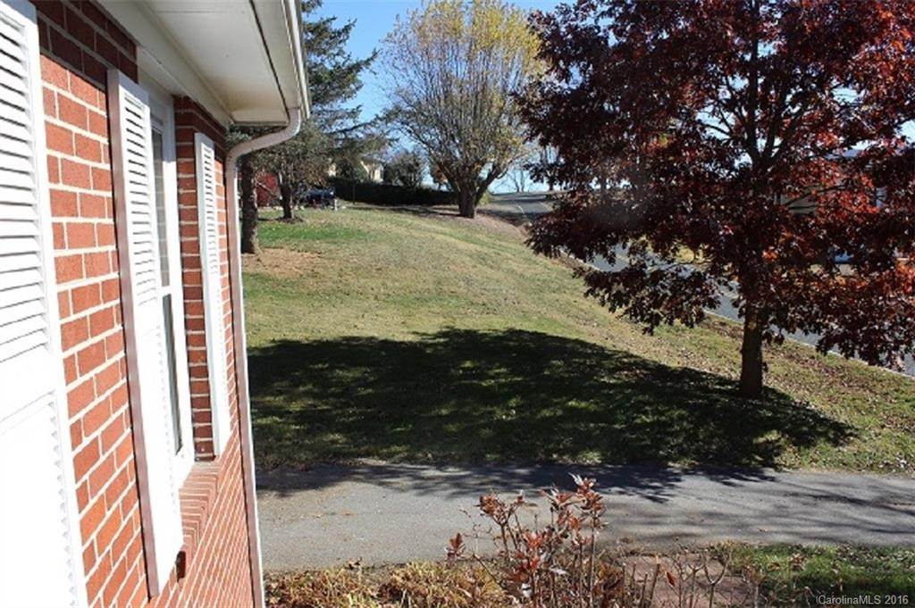 55 Mill Springs Road - Photo 13