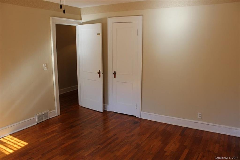 55 Mill Springs Road - Photo 16