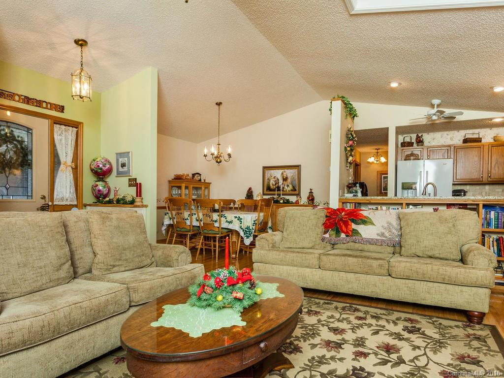229 Pine Cove Lane - Photo 3