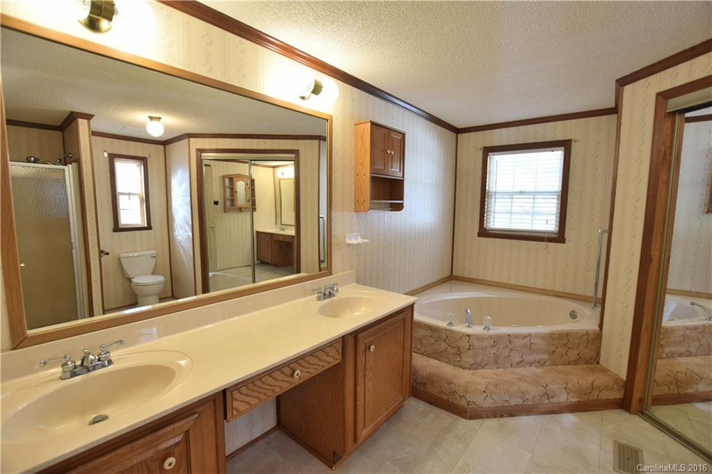 1 Maple Drive - Photo 2