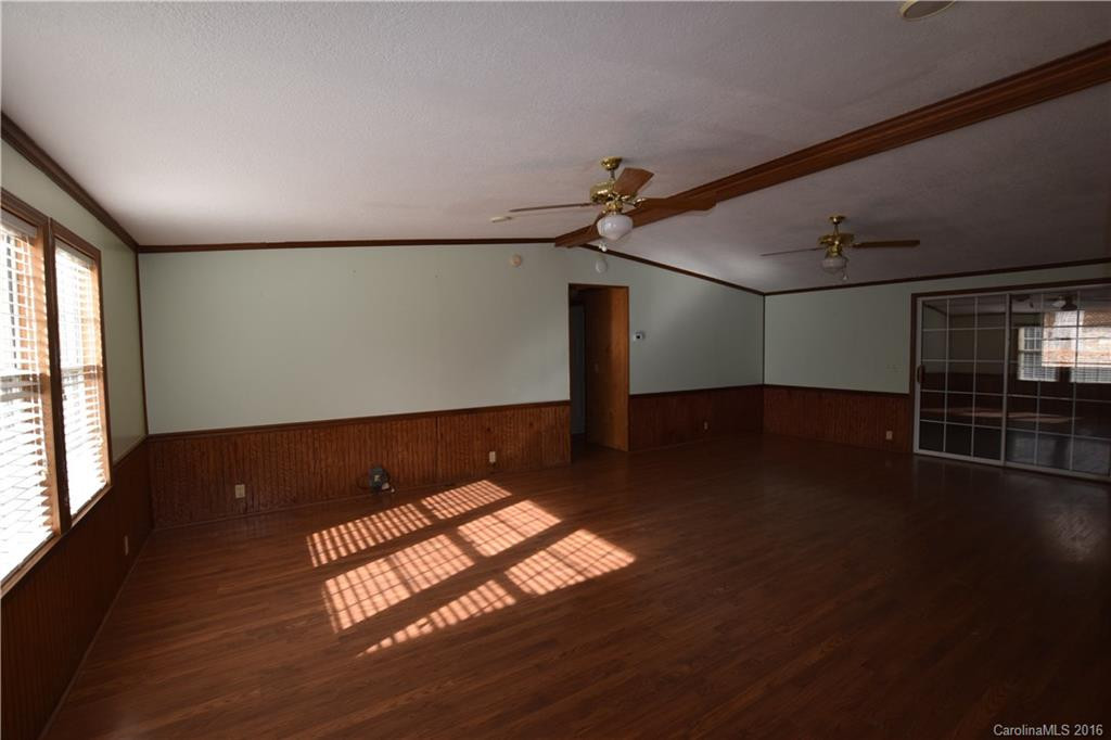 1 Maple Drive - Photo 4