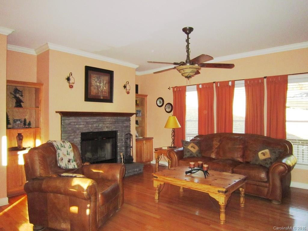 18 Wesley Drive - Photo 2