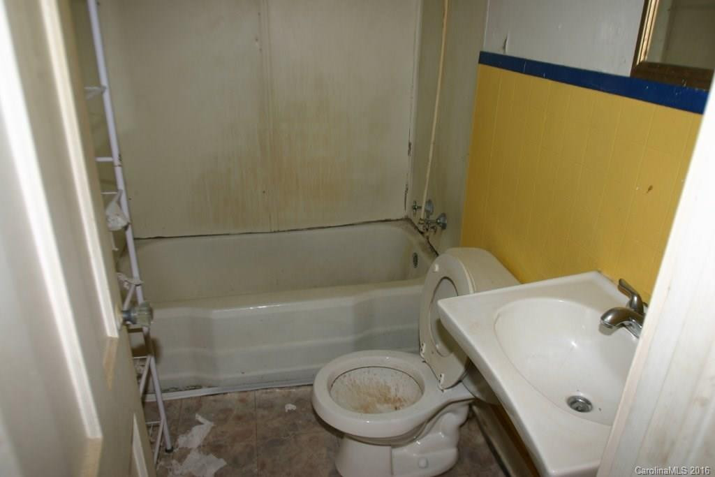 3152 Memorial Highway - Photo 7
