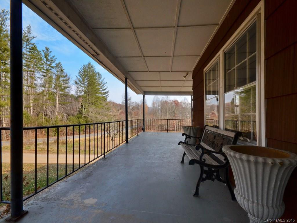 30 York Drive - Photo 3