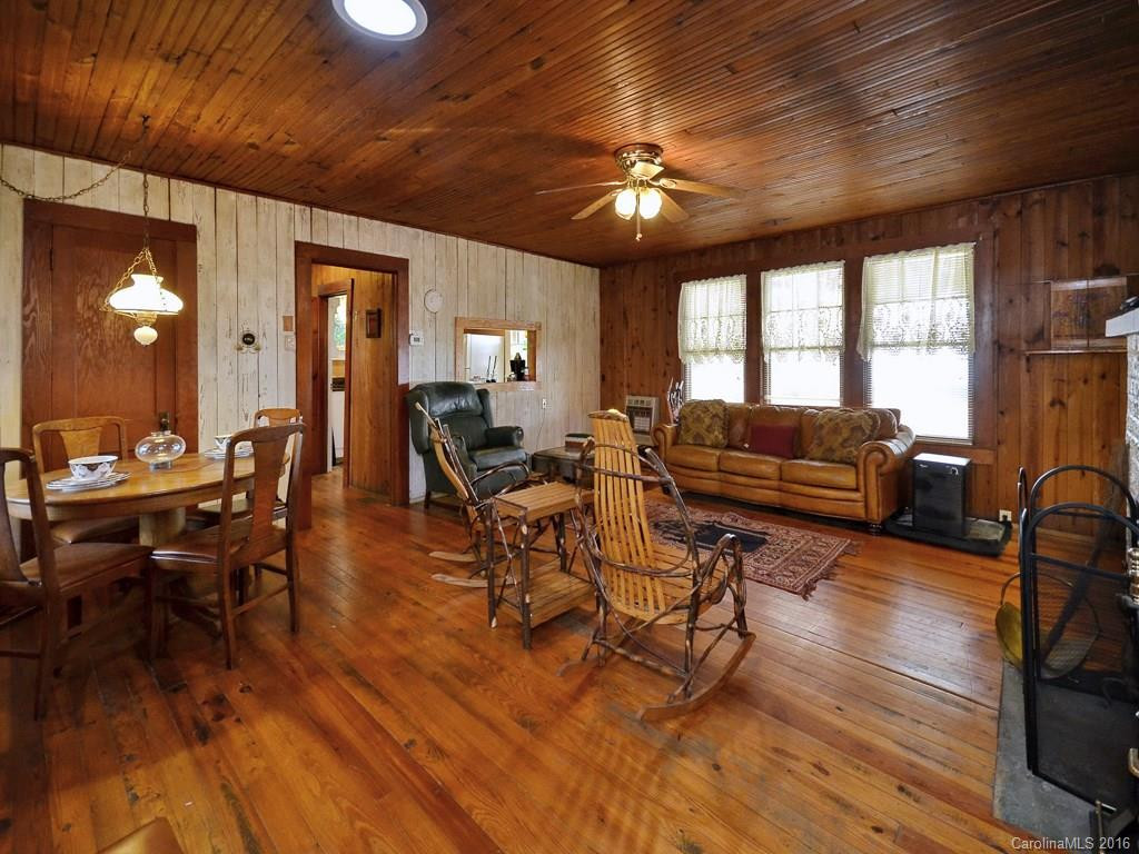 105 Walker Street - Photo 3