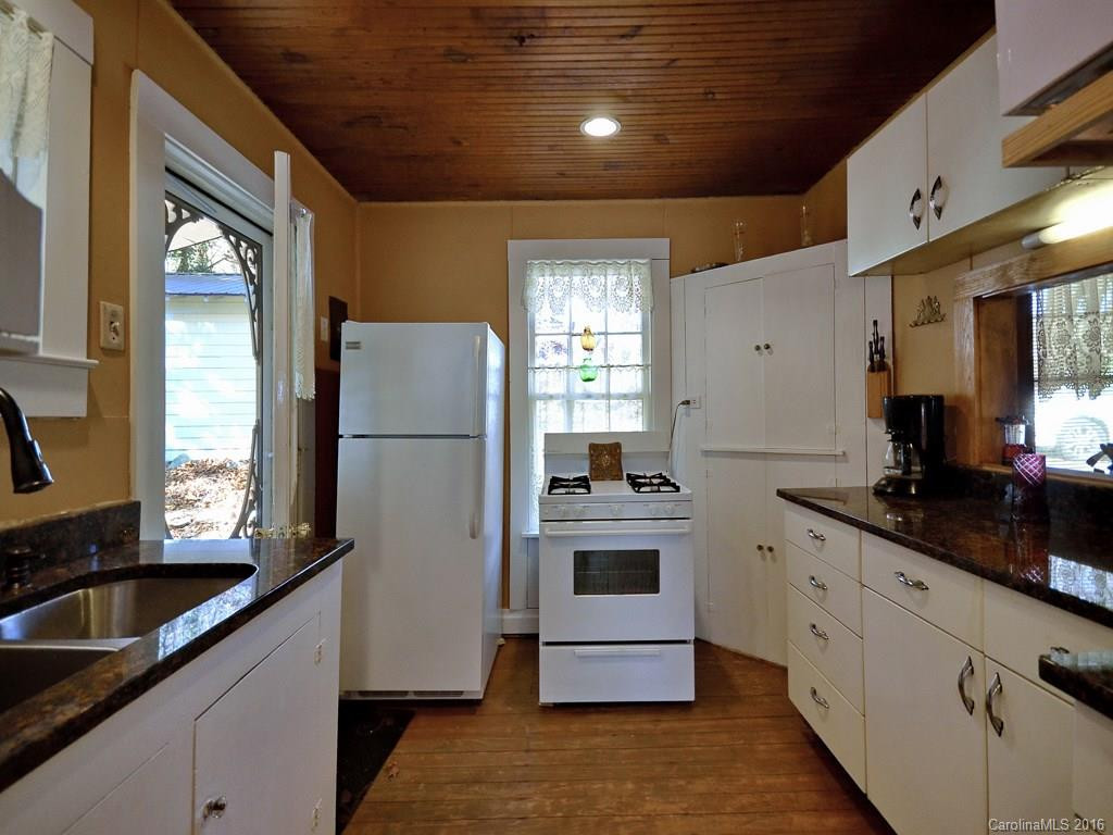 105 Walker Street - Photo 5