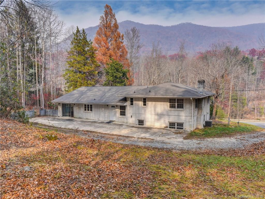 745 Charlotte Highway - Photo 2