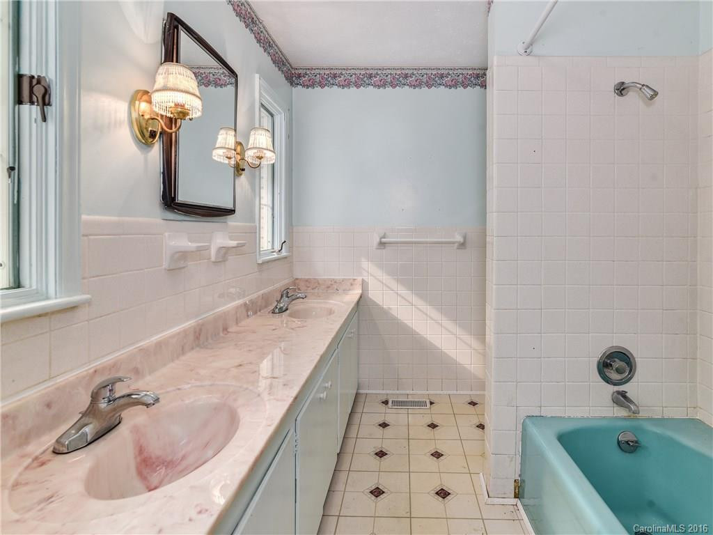 745 Charlotte Highway - Photo 18