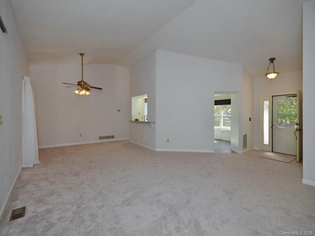 2 Tarragon Place #31 - Photo 3