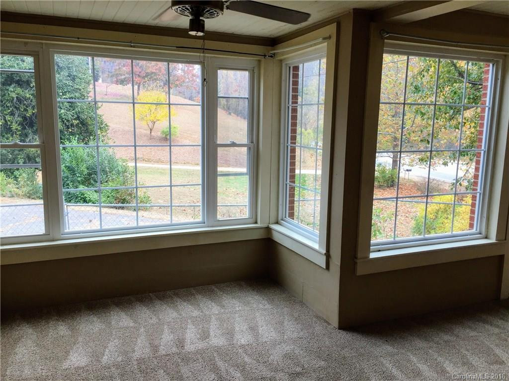 2691 Smokey Park Highway - Photo 11