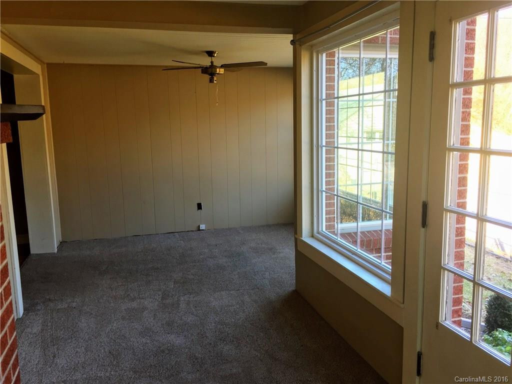 2691 Smokey Park Highway - Photo 12