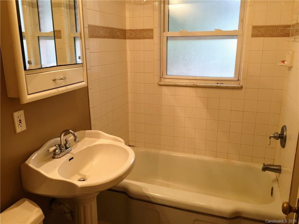 2691 Smokey Park Highway - Photo 14