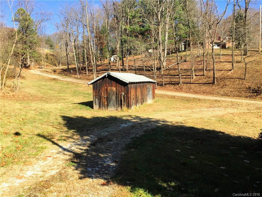 2691 Smokey Park Highway - Photo 19