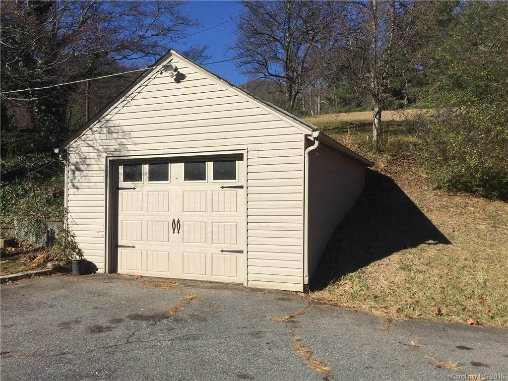 2691 Smokey Park Highway - Photo 22