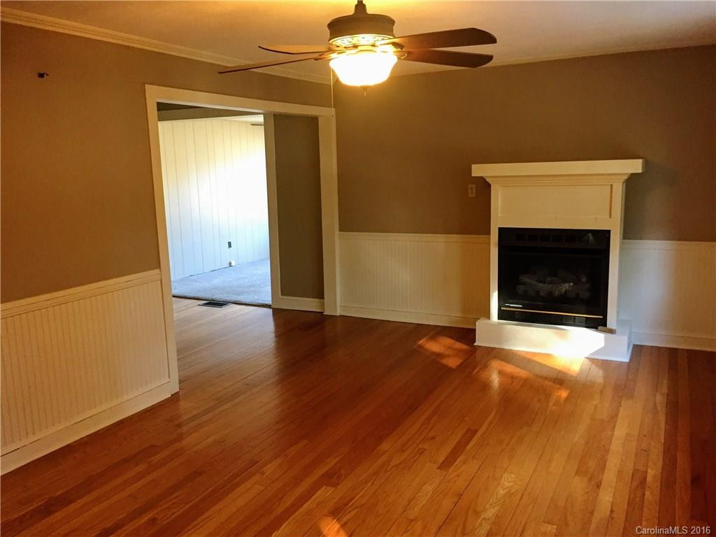 2691 Smokey Park Highway - Photo 4