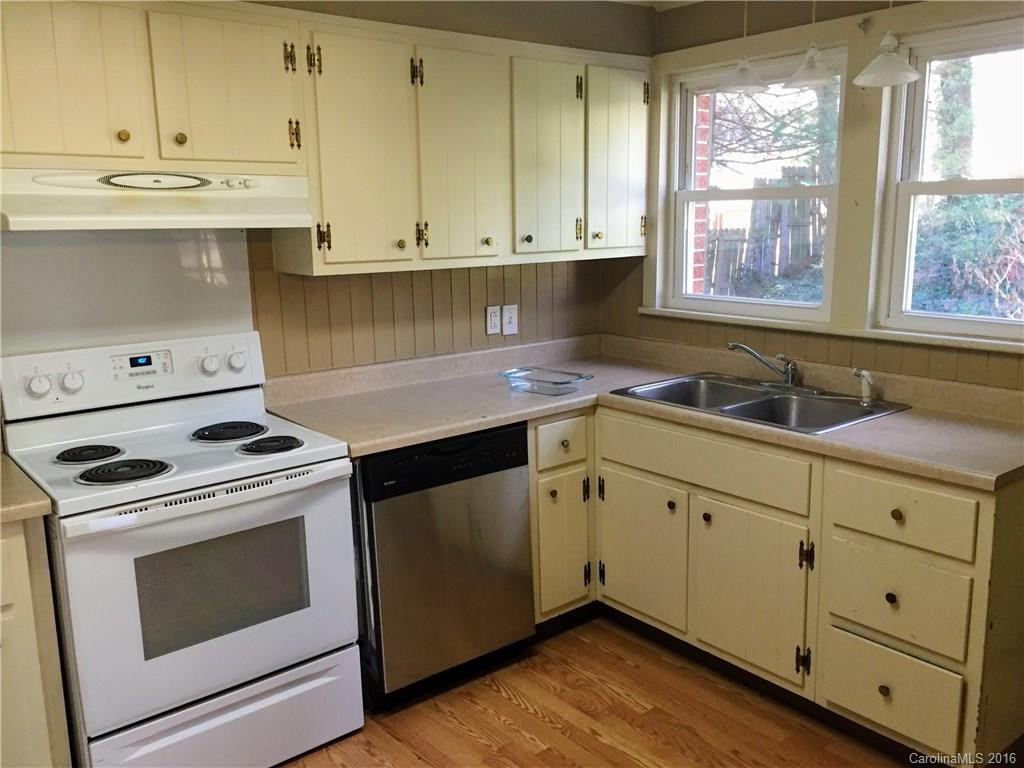 2691 Smokey Park Highway - Photo 8