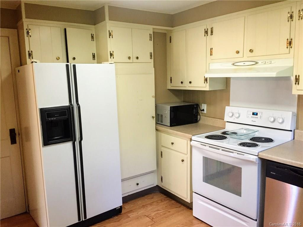 2691 Smokey Park Highway - Photo 9