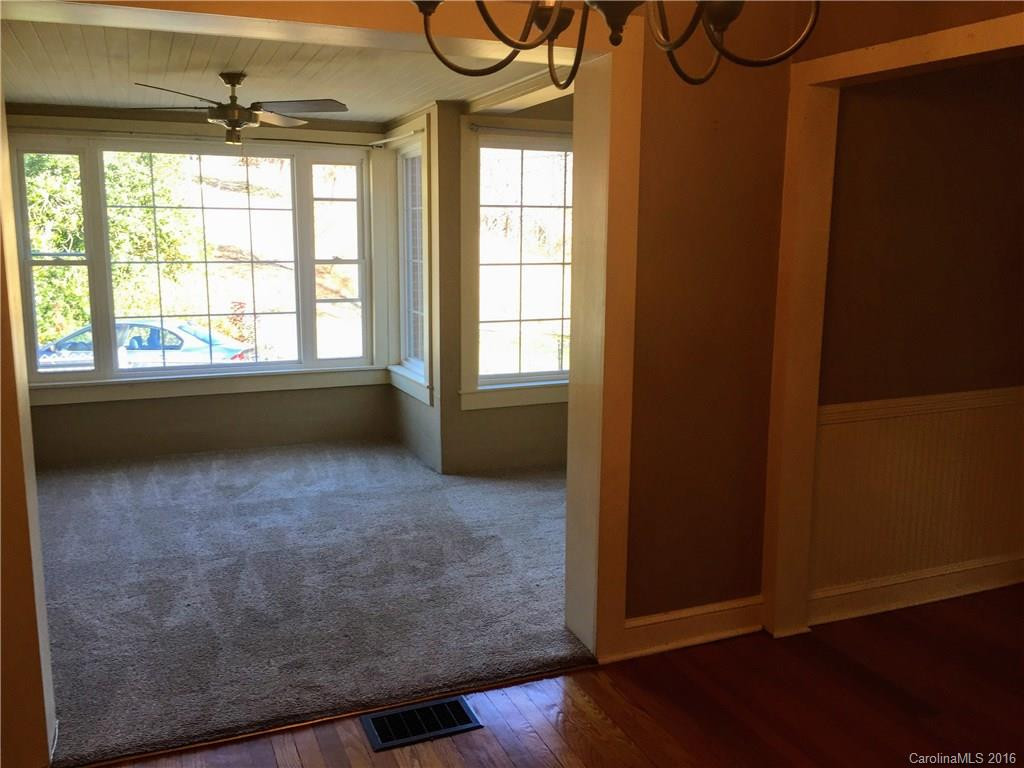 2691 Smokey Park Highway - Photo 10