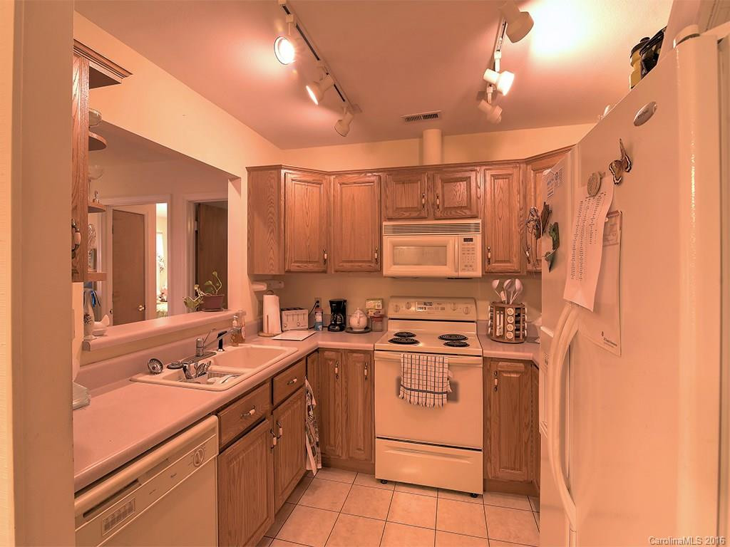 71 Town and Country Drive #12 - Photo 4
