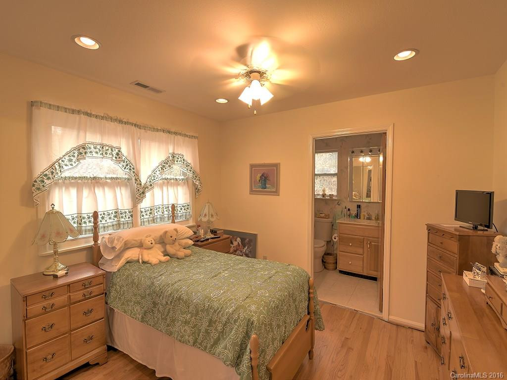 71 Town and Country Drive #12 - Photo 7