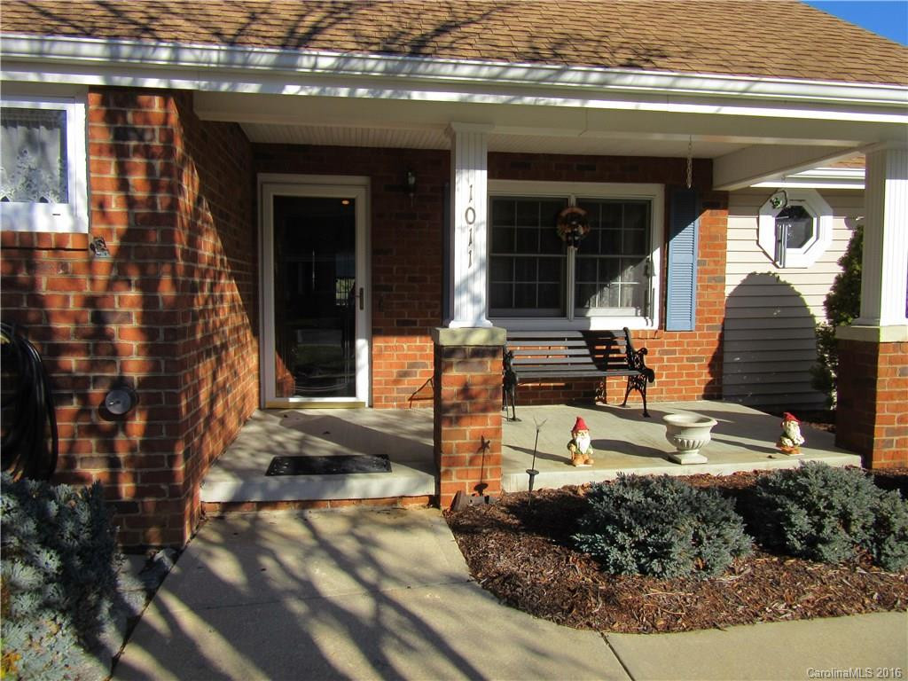 1011 Saddlebrook Drive #8 - Photo 2