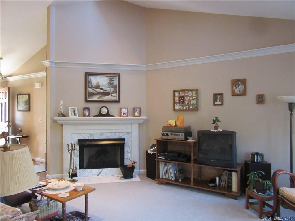 1011 Saddlebrook Drive #8 - Photo 3