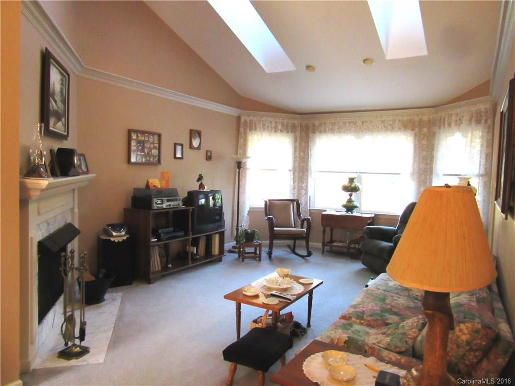 1011 Saddlebrook Drive #8 - Photo 4