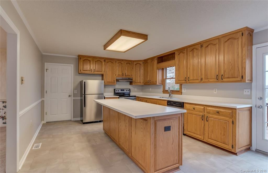 184 Woodset Drive - Photo 8