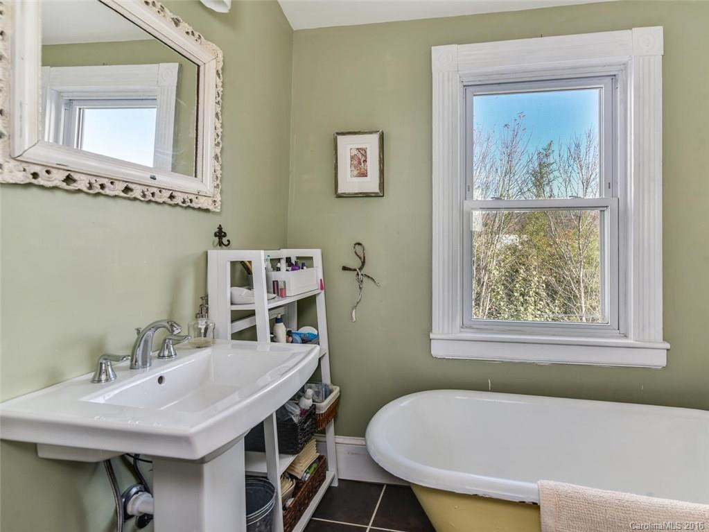138 French Broad Avenue - Photo 16