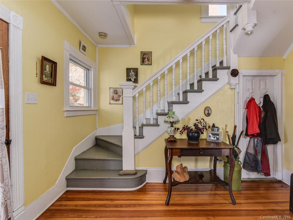 138 French Broad Avenue - Photo 3