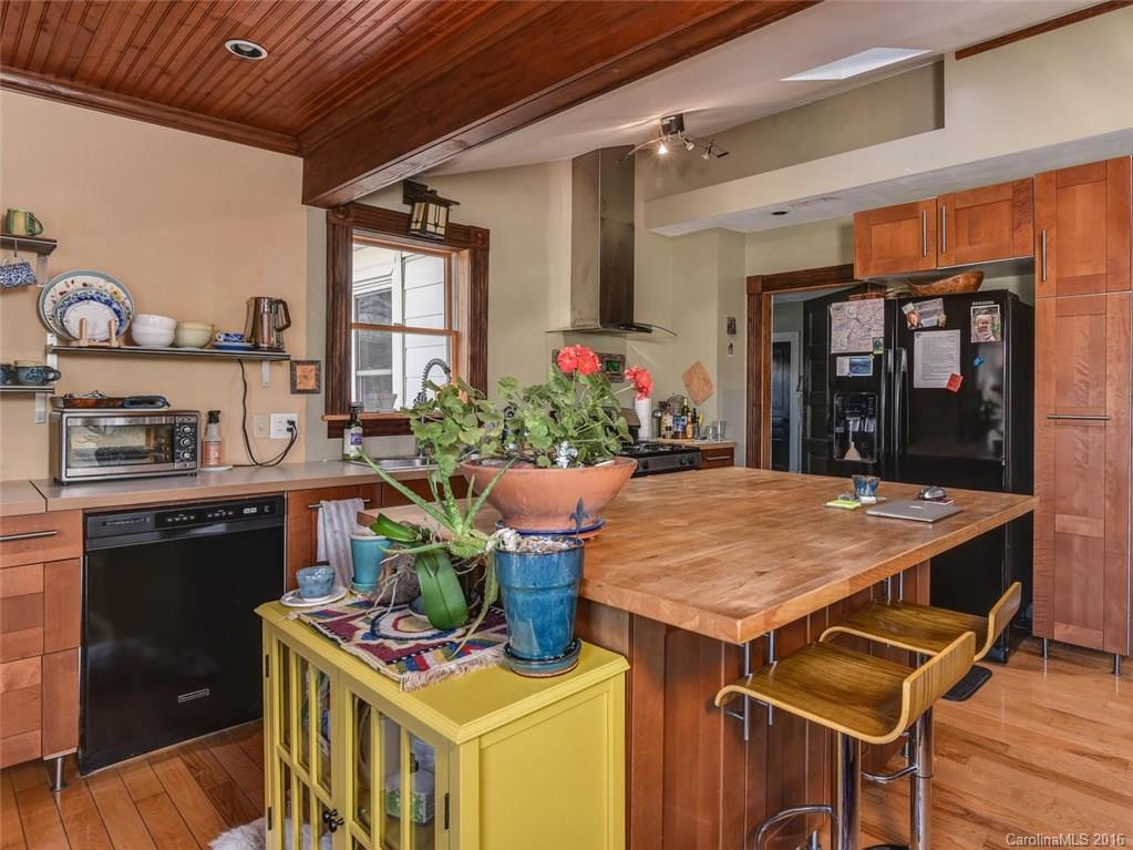 138 French Broad Avenue - Photo 6