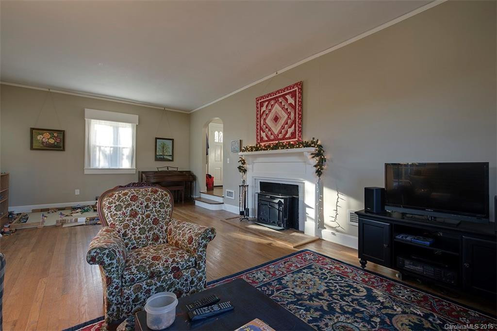 179 Country Club Road - Photo 2