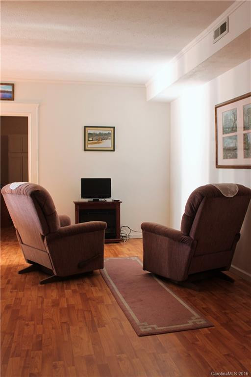 622 Haywood Street #105 - Photo 11