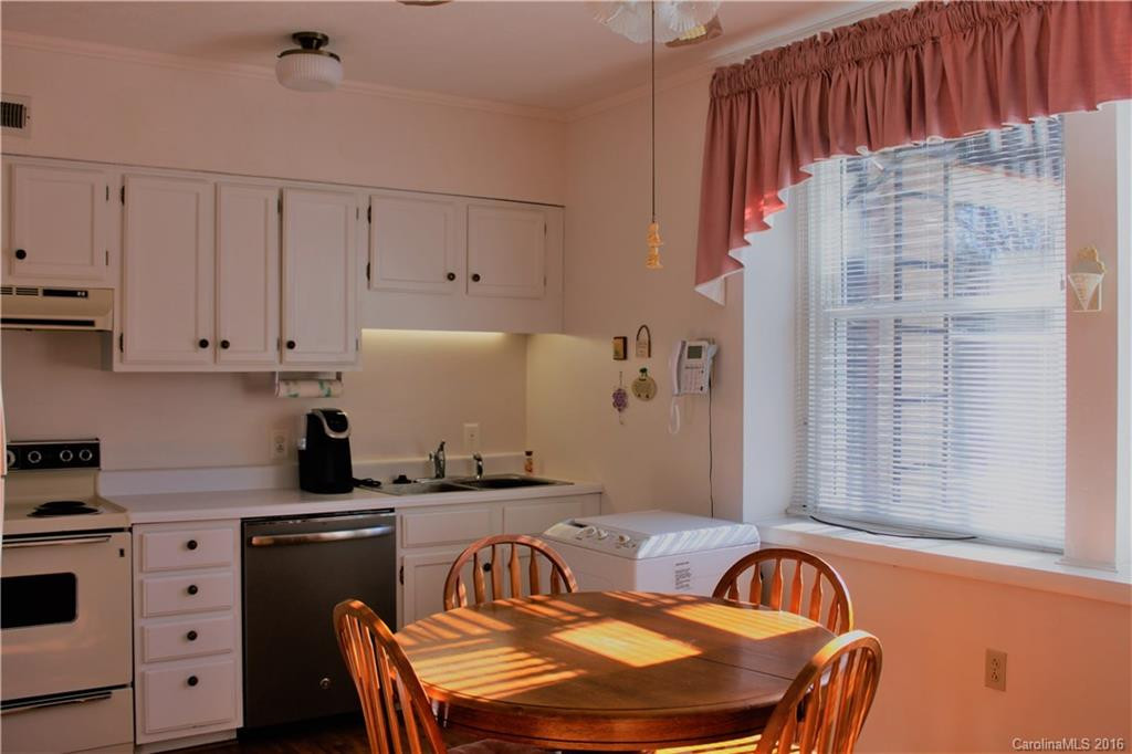 622 Haywood Street #105 - Photo 4