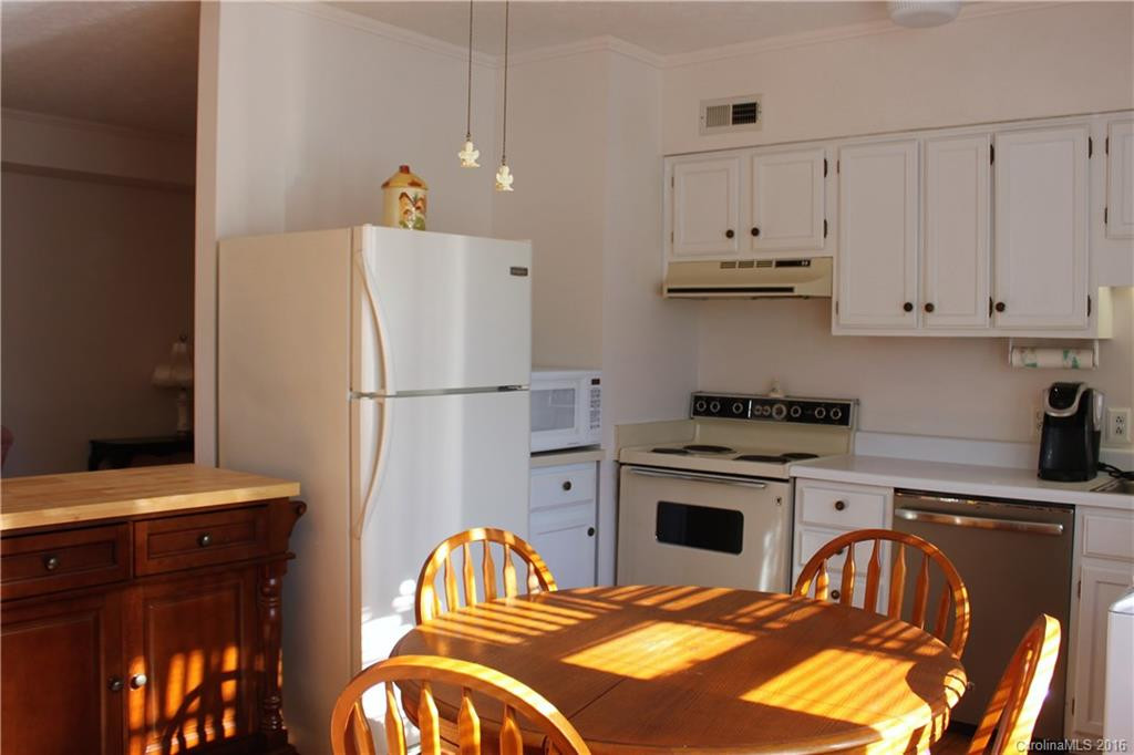 622 Haywood Street #105 - Photo 5