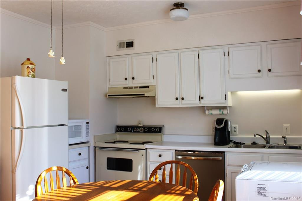 622 Haywood Street #105 - Photo 6