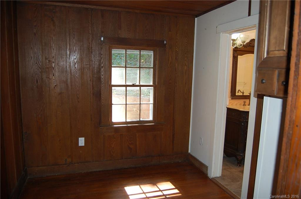 32 Lower Bat Cave Drive - Photo 16