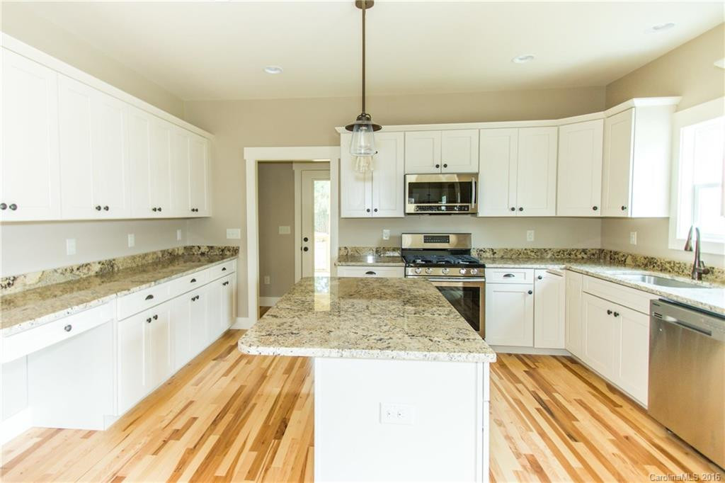 7 Lamar Avenue - Photo 8