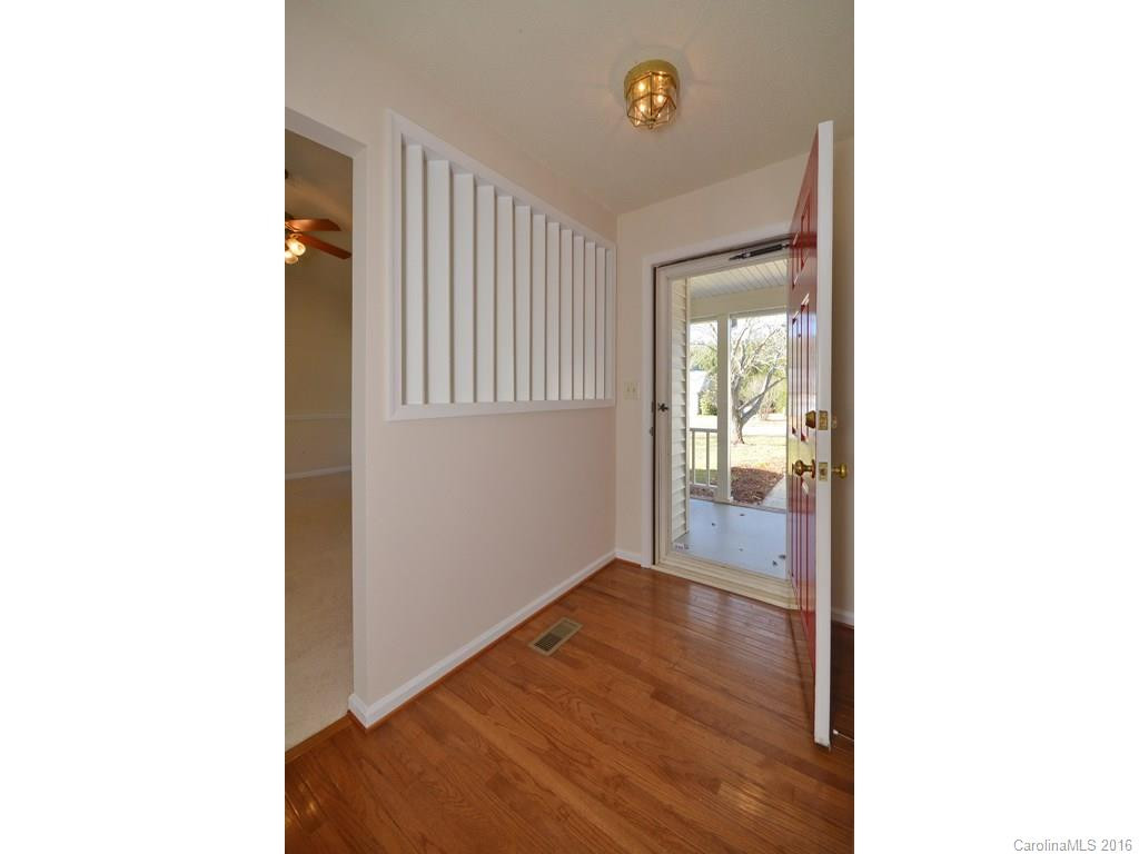 4 Westminster Drive - Photo 3
