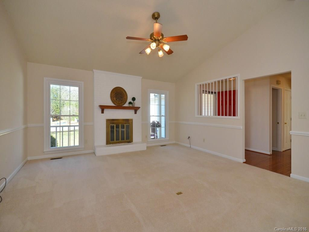 4 Westminster Drive - Photo 4