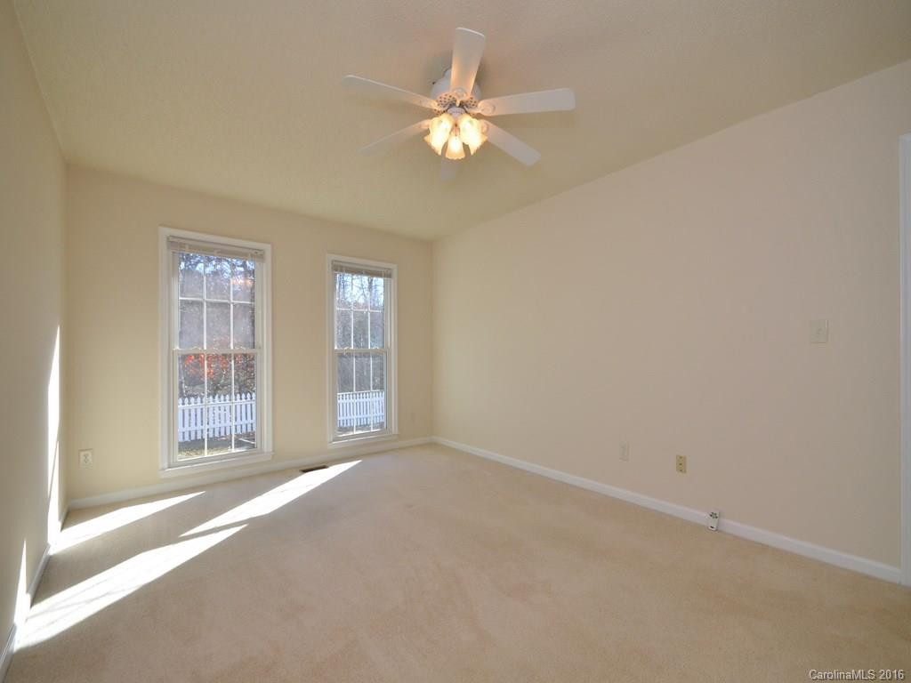 4 Westminster Drive - Photo 10